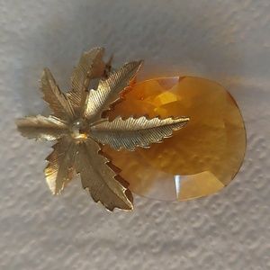 Vintage Sarah Coventry Amber Glass Pineapple Brooch
